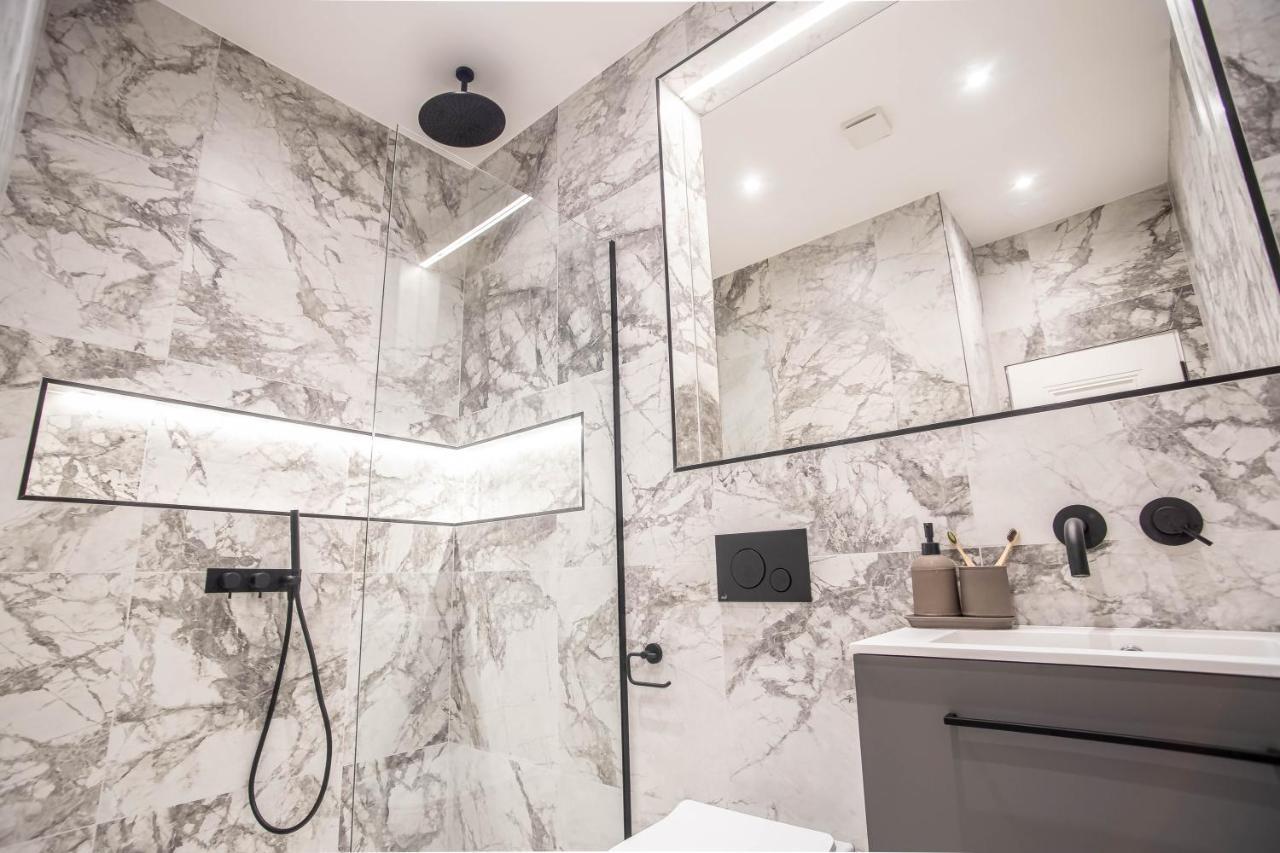 Modern & Chic One Bedroom In Fitzrovia By Sojo Londra
