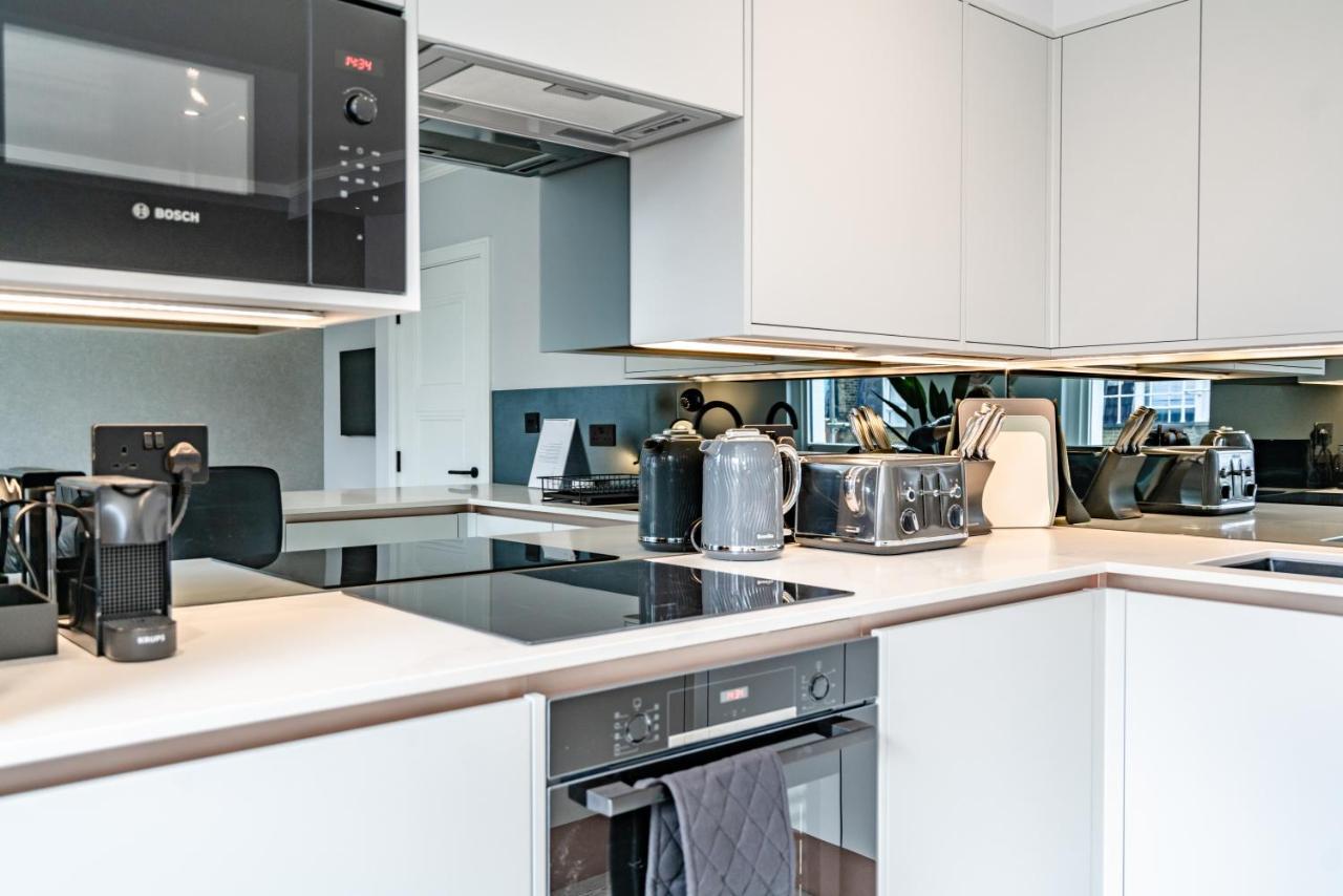 Modern & Chic One Bedroom In Fitzrovia By Sojo * Londra